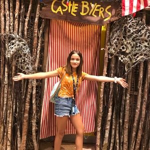 Meet your Posher, Emily